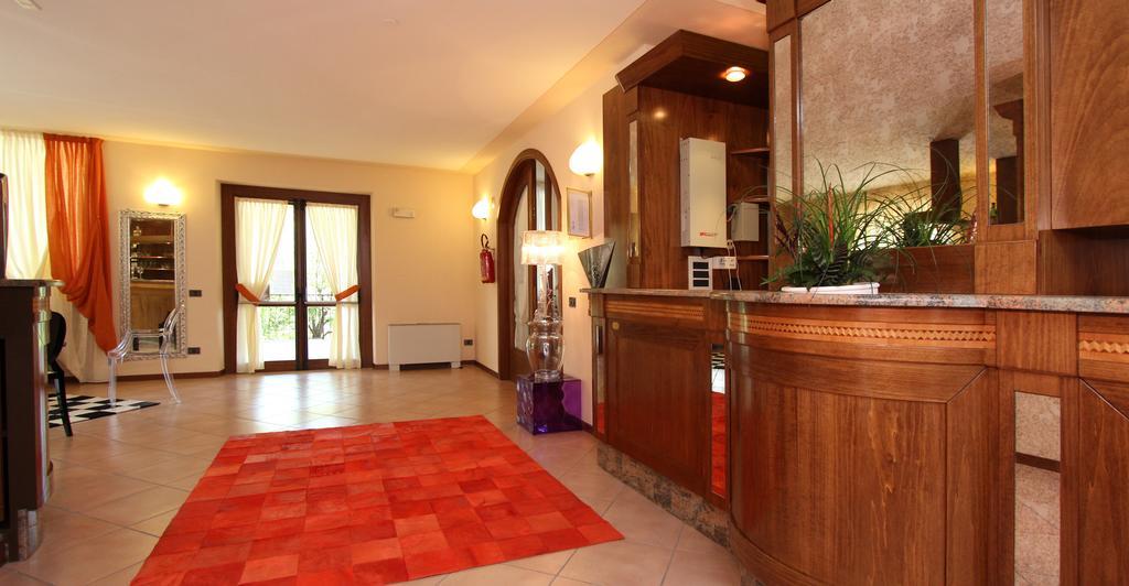 Hotel Garni Al Poggio Tignale Kültér fotó