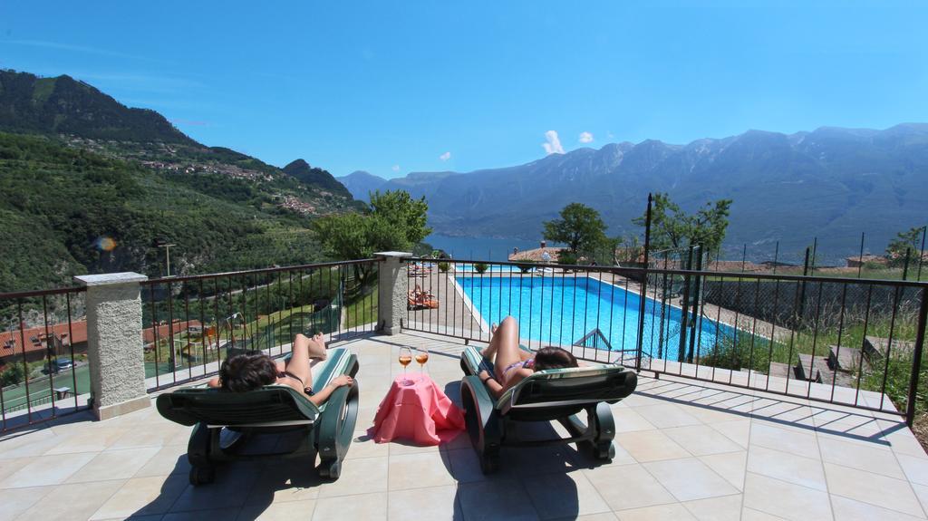 Hotel Garni Al Poggio Tignale Kültér fotó
