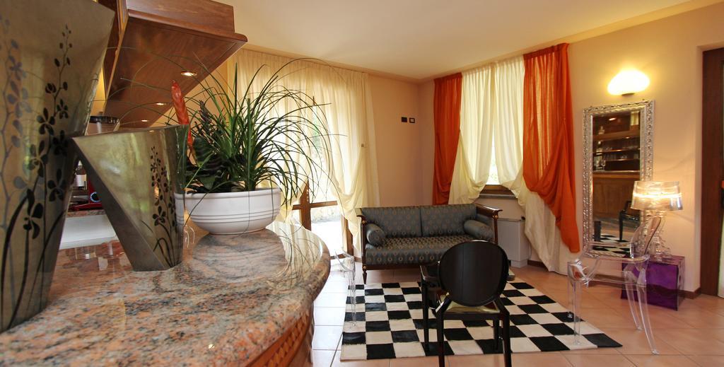 Hotel Garni Al Poggio Tignale Kültér fotó